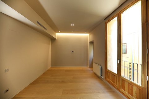 Apartamento de 2 dormitorios en venta en Ciudad Vieja, Barcelona, Cataluña, Spain № 2464 - foto 4