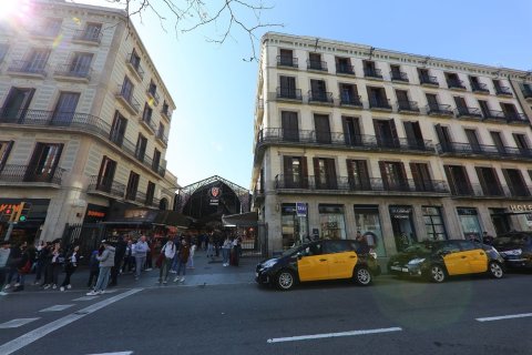 Apartamento de 2 dormitorios en venta en Ciudad Vieja, Barcelona, Cataluña, Spain № 2464 - foto 11
