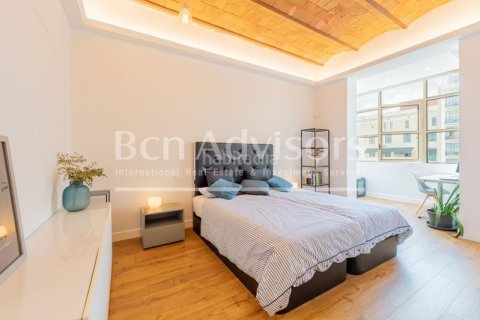 Apartamento de 3 dormitorios en venta en Eixample, Barcelona, Cataluña, Spain № 2913 - foto 22