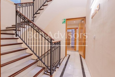 Apartamento de 3 dormitorios en venta en Eixample, Barcelona, Cataluña, Spain № 2913 - foto 5