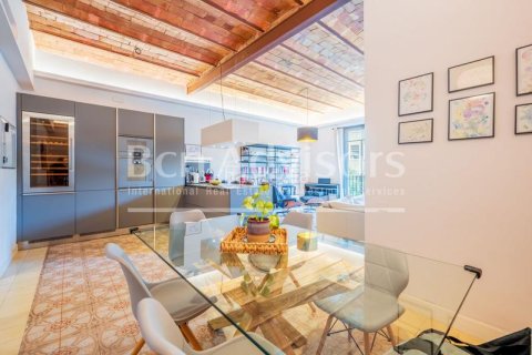 Apartamento de 3 dormitorios en venta en Eixample, Barcelona, Cataluña, Spain № 2913