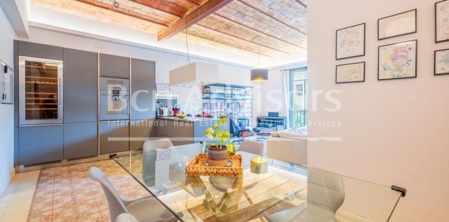 Apartamento de 3 dormitorios en venta en Eixample, Barcelona, Cataluña, Spain № 2913