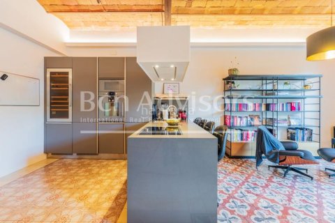 Apartamento de 3 dormitorios en venta en Eixample, Barcelona, Cataluña, Spain № 2913 - foto 16