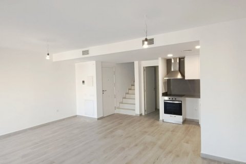Apartamento de 3 dormitorios en venta en L'Ametlla de Mar, Tarragona, Cataluña, Spain № 4864 - foto 2