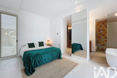 Сasa de 4 dormitorios en venta en Sant Pere de Ribes, Barcelona, Cataluña, Spain № 4862 - foto 22