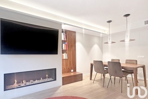 Сasa de 3 dormitorios en venta en Barcelona, Cataluña, Spain № 4973 - foto 7