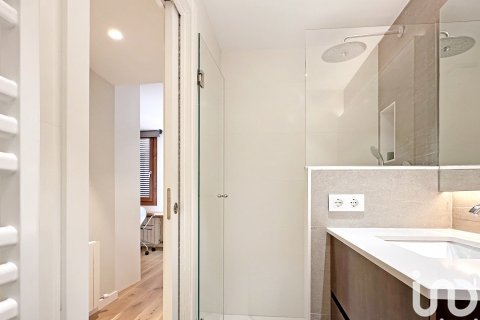 Сasa de 3 dormitorios en venta en Barcelona, Cataluña, Spain № 4973 - foto 26