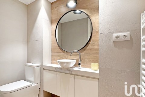 Сasa de 3 dormitorios en venta en Barcelona, Cataluña, Spain № 4973 - foto 10