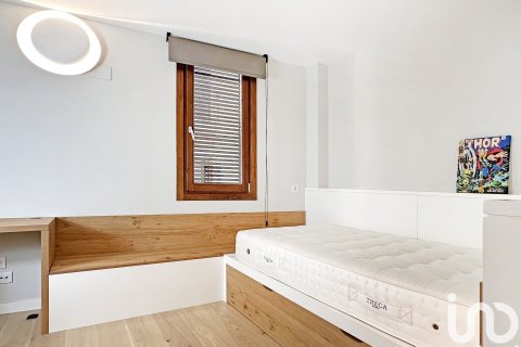 Сasa de 3 dormitorios en venta en Barcelona, Cataluña, Spain № 4973 - foto 28