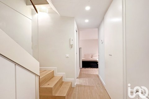 Сasa de 3 dormitorios en venta en Barcelona, Cataluña, Spain № 4973 - foto 15