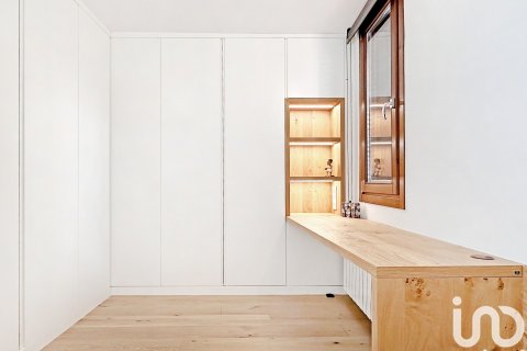 Сasa de 3 dormitorios en venta en Barcelona, Cataluña, Spain № 4973 - foto 29