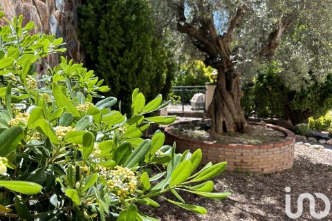 Сasa de 4 dormitorios en venta en Castellar del Vallès, Barcelona, Cataluña, Spain № 4968 - foto 26