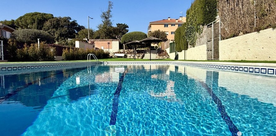 4 bedrooms house for sale in Sant Andreu de Llavaneres, Barcelona, Catalonia, Spain № 4969