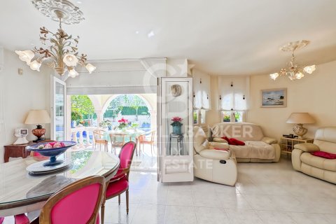 Сasa de 4 dormitorios en venta en Empuriabrava, Gerona, Cataluña, Spain № 5456 - foto 6