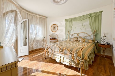 Сasa de 4 dormitorios en venta en Empuriabrava, Gerona, Cataluña, Spain № 5456 - foto 11