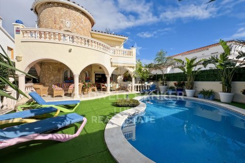 Сasa de 4 dormitorios en venta en Empuriabrava, Gerona, Cataluña, Spain № 5456 - foto 24