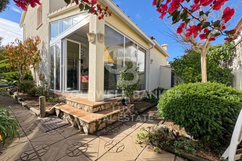 Сasa de 4 dormitorios en venta en Empuriabrava, Gerona, Cataluña, Spain № 5456 - foto 19