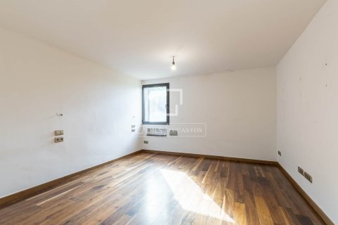 Villa de 6 dormitorios en venta en Barcelona, Cataluña, Spain № 4109 - foto 20