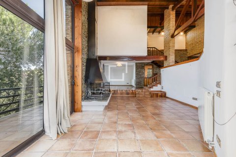 Villa de 6 dormitorios en venta en Barcelona, Cataluña, Spain № 4109 - foto 13
