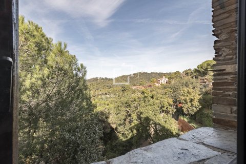 Villa de 6 dormitorios en venta en Barcelona, Cataluña, Spain № 4109 - foto 24