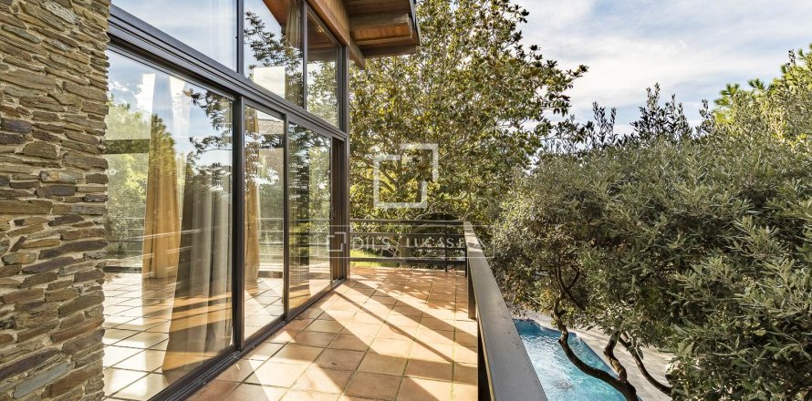 Villa de 6 dormitorios en venta en Barcelona, Cataluña, Spain № 4109
