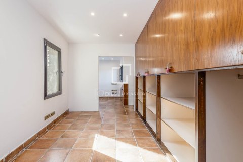 Villa de 6 dormitorios en venta en Barcelona, Cataluña, Spain № 4109 - foto 29