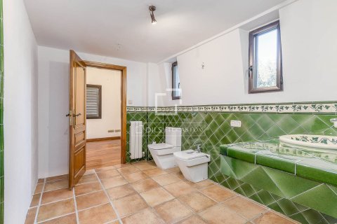 Villa de 6 dormitorios en venta en Barcelona, Cataluña, Spain № 4109 - foto 26