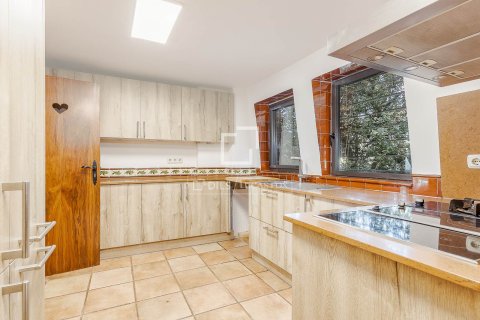 Villa de 6 dormitorios en venta en Barcelona, Cataluña, Spain № 4109 - foto 18