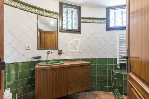 Villa de 6 dormitorios en venta en Barcelona, Cataluña, Spain № 4109 - foto 21
