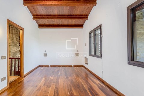 Villa de 6 dormitorios en venta en Barcelona, Cataluña, Spain № 4109 - foto 22