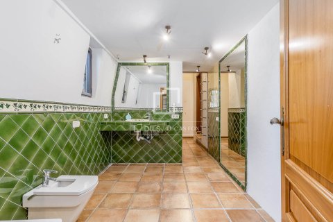 Villa de 6 dormitorios en venta en Barcelona, Cataluña, Spain № 4109 - foto 25