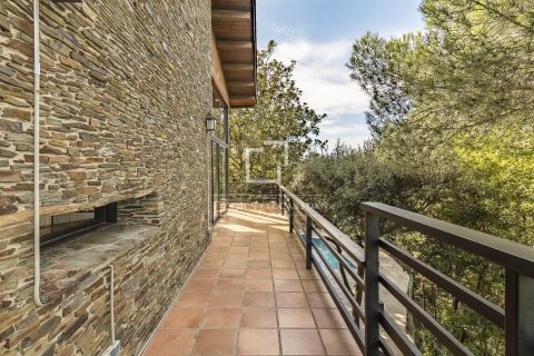 Villa de 6 dormitorios en venta en Barcelona, Cataluña, Spain № 4109 - foto 16