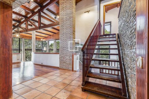 Villa de 6 dormitorios en venta en Barcelona, Cataluña, Spain № 4109 - foto 4