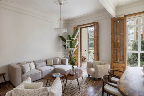 Apartamento de 2 dormitorios en venta en Barcelona, Cataluña, Spain № 4106 - foto 16