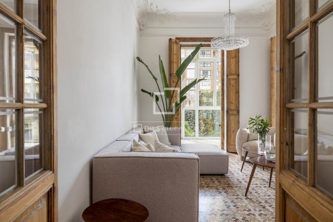 Apartamento de 2 dormitorios en venta en Barcelona, Cataluña, Spain № 4106 - foto 19