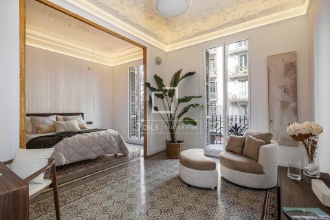 Apartamento de 2 dormitorios en venta en Barcelona, Cataluña, Spain № 4106 - foto 26