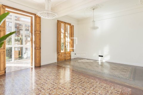 Apartamento de 2 dormitorios en venta en Barcelona, Cataluña, Spain № 4106 - foto 5