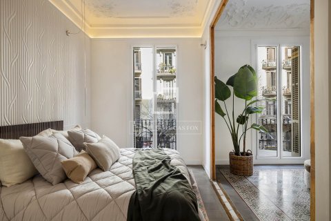 Apartamento de 2 dormitorios en venta en Barcelona, Cataluña, Spain № 4106 - foto 28