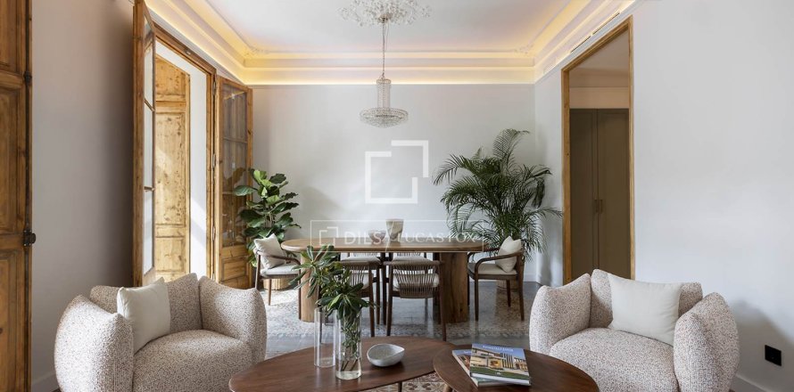 Apartamento de 2 dormitorios en venta en Barcelona, Cataluña, Spain № 4106