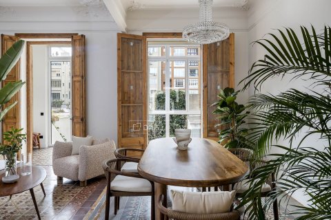 Apartamento de 2 dormitorios en venta en Barcelona, Cataluña, Spain № 4106 - foto 17