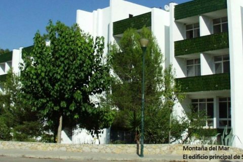Propiedad comercial de 8000 m² en venta en Canyelles, Gerona, Cataluña, Spain № 5093 - foto 2