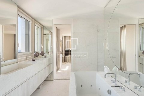 Ático de 4 dormitorios en venta en Barcelona, Cataluña, Spain № 4377 - foto 28