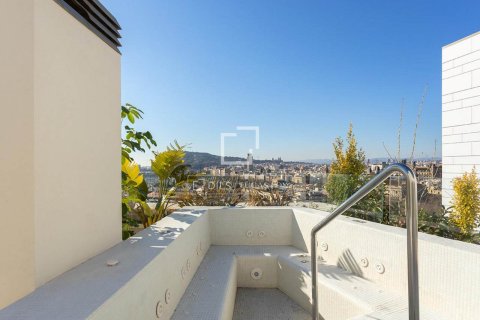 Ático de 4 dormitorios en venta en Barcelona, Cataluña, Spain № 4377 - foto 4