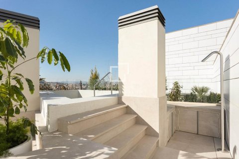 Ático de 4 dormitorios en venta en Barcelona, Cataluña, Spain № 4377 - foto 3