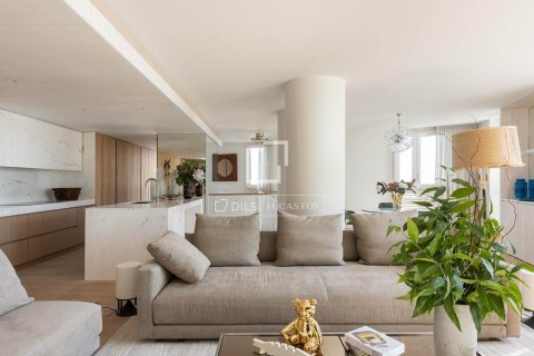 Ático de 4 dormitorios en venta en Barcelona, Cataluña, Spain № 4377 - foto 12