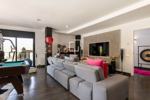 Villa de 6 dormitorios en venta en Barcelona, Cataluña, Spain № 4382 - foto 10