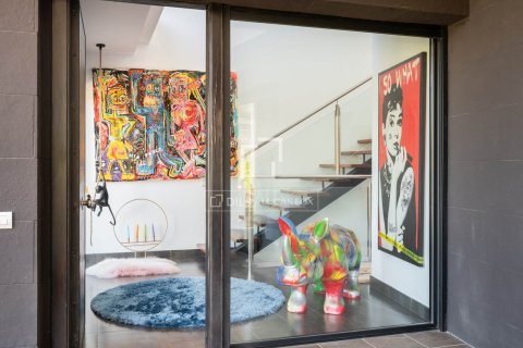 Villa de 6 dormitorios en venta en Barcelona, Cataluña, Spain № 4382 - foto 6