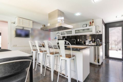 Villa de 6 dormitorios en venta en Barcelona, Cataluña, Spain № 4382 - foto 24