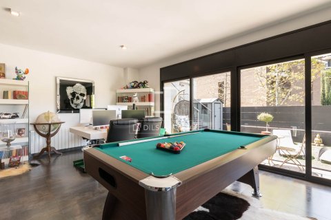 Villa de 6 dormitorios en venta en Barcelona, Cataluña, Spain № 4382 - foto 8