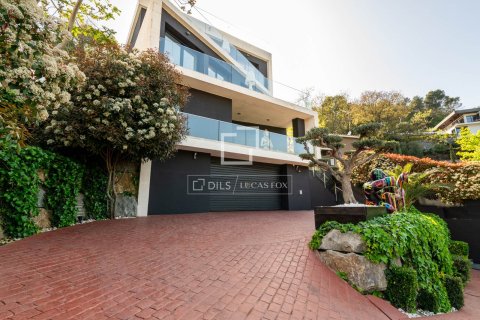 Villa de 6 dormitorios en venta en Barcelona, Cataluña, Spain № 4382 - foto 4